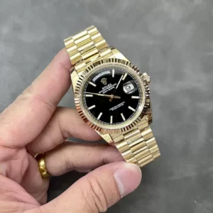 ROLEX DAY-DATE 228238 COPIES WATCHES BLACK DIAL INDEX HOURS GOLD PLATE GM FACTORY 41MM 2 ĐỒNG HỒ ROLEX DAY-DATE 228238 REPLICA 11 THÉP VONFRAM MẶT ĐEN SỐ DẠ QUANG GMF 41MM (1)