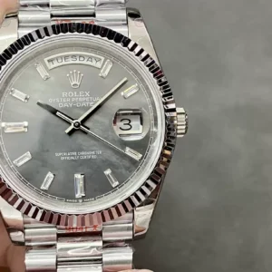 ROLEX DAY-DATE 22826 COPIES WATCHES BLACK MOTHER OF PEARL DIAL RHINESTONE BAGUETTE HOURS GM FACTORY 41MM 1 ĐỒNG HỒ ROLEX DAY-DATE 228238 REPLICA 11 THÉP VONFRAM MẶT KHẢM XÀ CỪ ĐEN GMF 41MM (1)