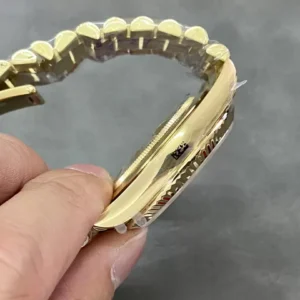 ROLEX DAY-DATE 228238 GOOD IMITATION WATCH GOLD DIAL RHINESTONE BAGUETTE GOLD PLATE GM FACTORY 41MM 7 ĐỒNG HỒ ROLEX DAY-DATE 228238 REPLICA 11 THÉP VONFRAM VÀNG GOLD CỌC SỐ ĐÁ GMF 41MM (1)