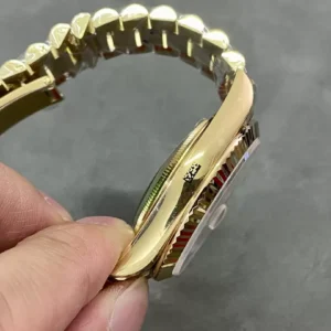 ROLEX DAY-DATE 228238 BEST REPLICA WATCHES WHITE DIAL ROMAN HOURS GOLD PLATE GM FACTORY 41MM 6 ĐỒNG HỒ ROLEX DAY-DATE 228238 REPLICA 11 THÉP VONFRAM VÀNG GOLD NIỀNG KHÍA GMF 41MM (1)