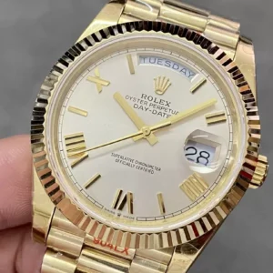 ROLEX DAY-DATE 228238 BEST REPLICA WATCHES WHITE DIAL ROMAN HOURS GOLD PLATE GM FACTORY 41MM 4 ĐỒNG HỒ ROLEX DAY-DATE 228238 REPLICA 11 THÉP VONFRAM VÀNG GOLD NIỀNG KHÍA GMF 41MM (1)