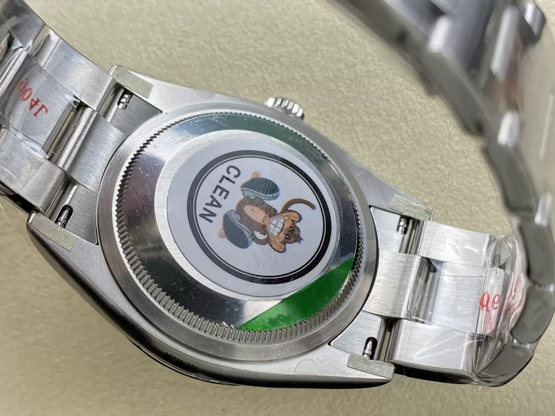 ĐỒNG HỒ ROLEX OYSTER PERPETUAL 126000 REPLICA 11 XANH LỤC BẢO CLEAN 36MM (4) ĐỒNG HỒ ROLEX OYSTER PERPETUAL 126000 REPLICA 11 XANH LỤC BẢO CLEAN 36MM (1)