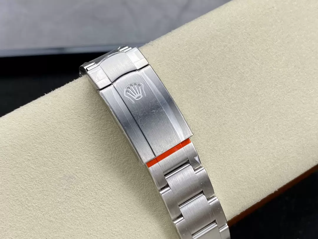 ĐỒNG HỒ ROLEX OYSTER PERPETUAL 126000 REPLICA 11 XANH LỤC BẢO CLEAN 36MM (5) ĐỒNG HỒ ROLEX OYSTER PERPETUAL 126000 REPLICA 11 XANH LỤC BẢO CLEAN 36MM (1)