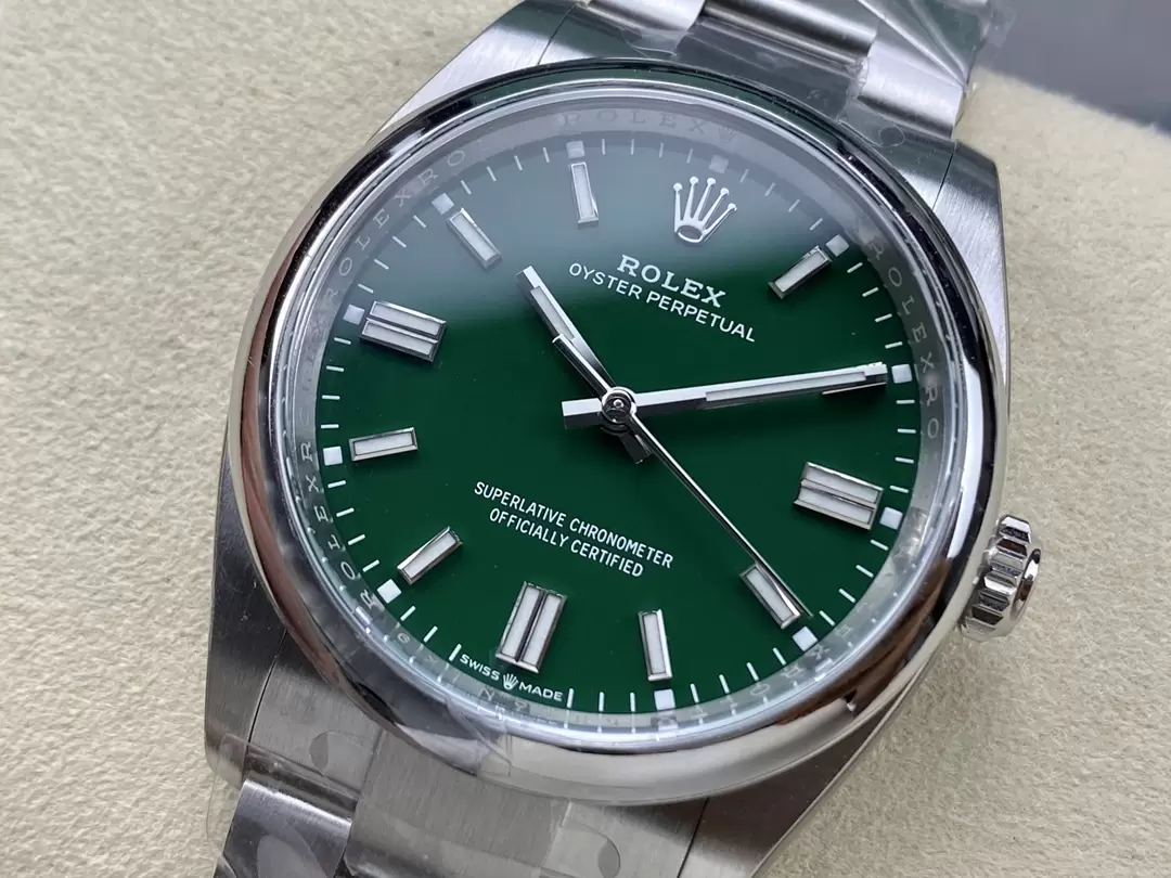 ĐỒNG HỒ ROLEX OYSTER PERPETUAL 126000 REPLICA 11 XANH LỤC BẢO CLEAN 36MM (6) ĐỒNG HỒ ROLEX OYSTER PERPETUAL 126000 REPLICA 11 XANH LỤC BẢO CLEAN 36MM (1)