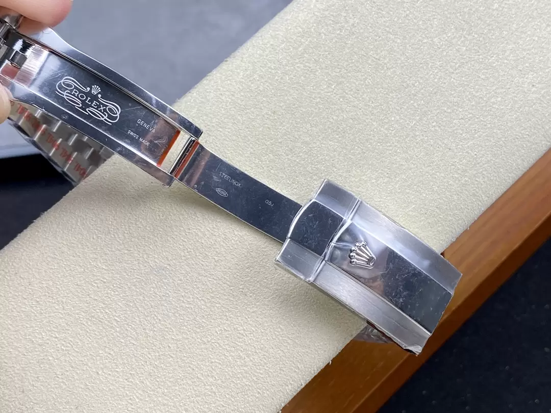 ĐỒNG HỒ ROLEX SKY DWELLER 336934 MẶT XANH LÁ REPLICA 11 TW FACTORY 42MM (3) ĐỒNG HỒ ROLEX SKY DWELLER 336934 MẶT XANH LÁ REPLICA 11 TW FACTORY 42MM (1)