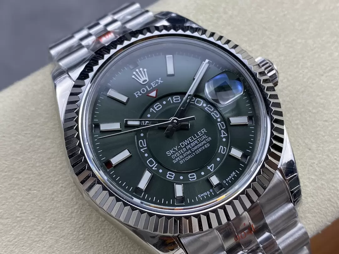 ĐỒNG HỒ ROLEX SKY DWELLER 336934 MẶT XANH LÁ REPLICA 11 TW FACTORY 42MM (4) ĐỒNG HỒ ROLEX SKY DWELLER 336934 MẶT XANH LÁ REPLICA 11 TW FACTORY 42MM (1)