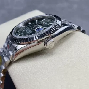 ĐỒNG HỒ ROLEX SKY DWELLER 336934 MẶT XANH LÁ REPLICA 1:1 TW FACTORY 42MM 4 ĐỒNG HỒ ROLEX SKY DWELLER 336934 MẶT XANH LÁ REPLICA 11 TW FACTORY 42MM (1)