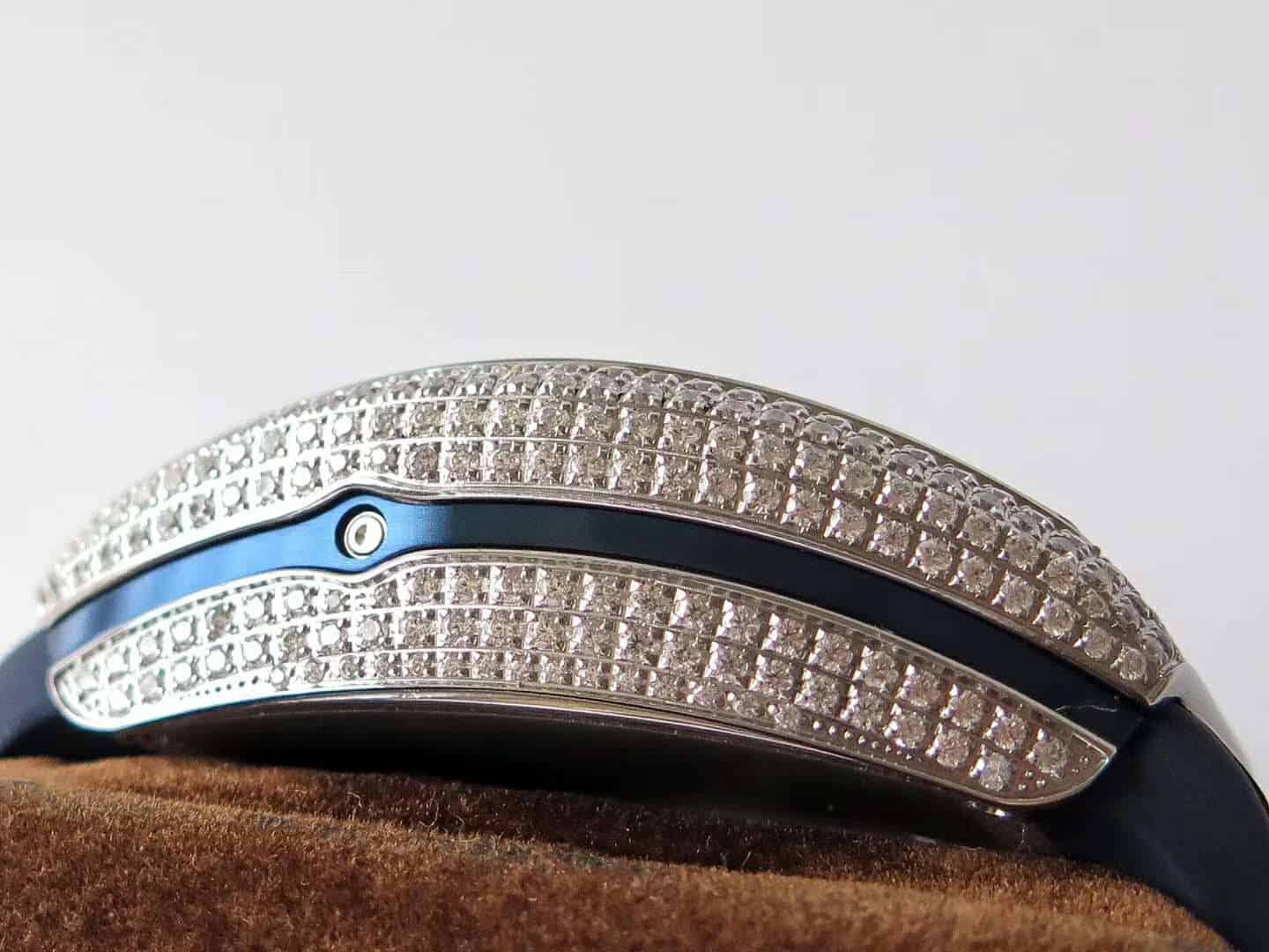 ĐỒNG HỒ FRANCK MULLER V45 MÀU XANH ĐÍNH ĐÁ REP 11 MÁY THỤY SỸ 44X54MM (4) ĐỒNG HỒ FRANCK MULLER V45 MÀU XANH ĐÍNH ĐÁ REP 11 MÁY THỤY SỸ 44X54MM (2)