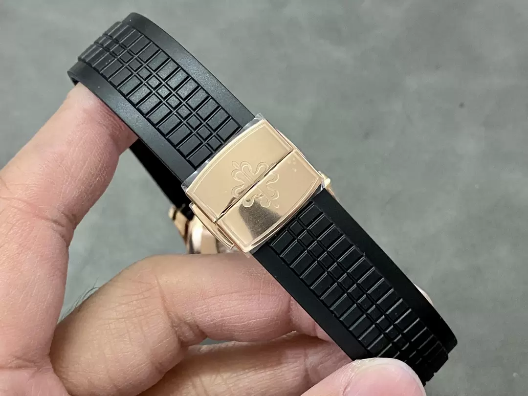 ĐỒNG HỒ PATEK PHILIPPE AQUANAUT 5167R ROSE GOLD MẶT ĐEN REP 11 3K FACTORY 40MM (3) ĐỒNG HỒ PATEK PHILIPPE AQUANAUT 5167R ROSE GOLD MẶT ĐEN REP 11 3K FACTORY 40MM (2)