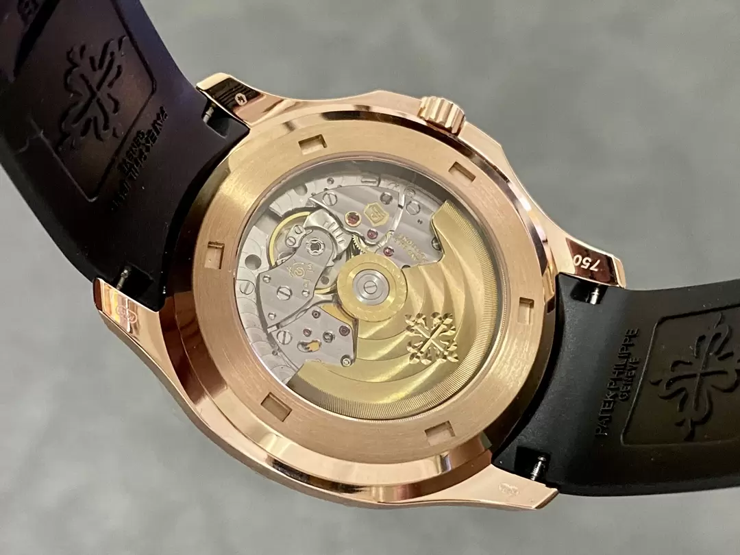 ĐỒNG HỒ PATEK PHILIPPE AQUANAUT 5167R ROSE GOLD MẶT ĐEN REP 11 3K FACTORY 40MM (4) ĐỒNG HỒ PATEK PHILIPPE AQUANAUT 5167R ROSE GOLD MẶT ĐEN REP 11 3K FACTORY 40MM (2)