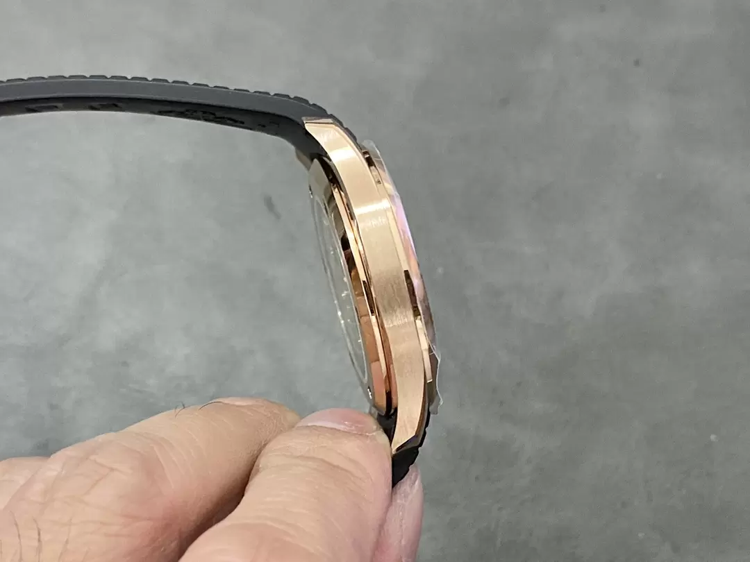 ĐỒNG HỒ PATEK PHILIPPE AQUANAUT 5167R ROSE GOLD MẶT ĐEN REP 11 3K FACTORY 40MM (6) ĐỒNG HỒ PATEK PHILIPPE AQUANAUT 5167R ROSE GOLD MẶT ĐEN REP 11 3K FACTORY 40MM (2)