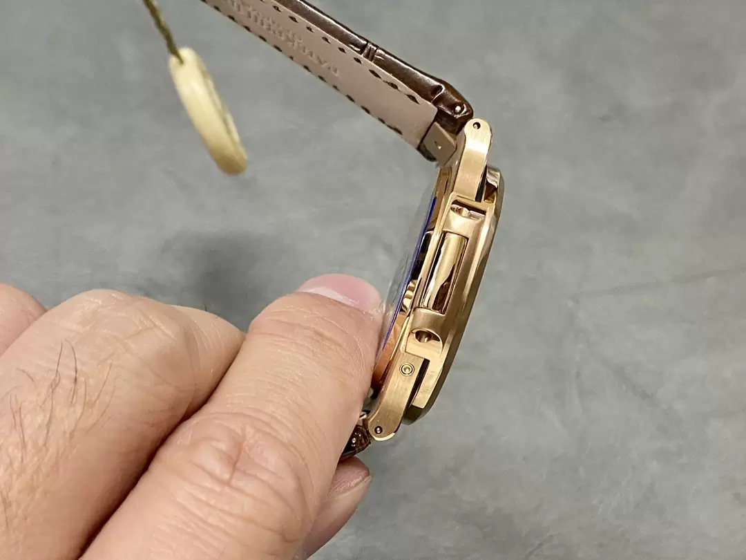 ĐỒNG HỒ PATEK PHILIPPE NAUTILUS 5712 ROSE GOLD REP 11 PPF FACTORY 40MM (6) ĐỒNG HỒ PATEK PHILIPPE NAUTILUS 5712 ROSE GOLD REP 11 PPF FACTORY 40MM (2)