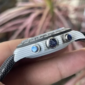 ĐỒNG HỒ ROLEX DAYTONA CARBON REP 1:1 CAO CẤP MÁY CƠ AUTOMATIC 40MM 6 ĐỒNG HỒ ROLEX DAYTONA CARBON REP 11 CAO CẤP MÁY CƠ AUTOMATIC 40MM (2)