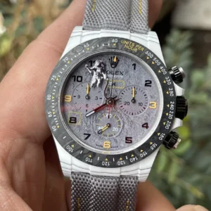ROLEX DAYTONA DIW CHORONOGRAPH ASTRONAUT DIAL REPLICA WATCH 40MM 1 ĐỒNG HỒ ROLEX DAYTONA DIW CHORONOGRAPH VỎ CARBON REP 11 THỤY SỸ 40MM (2)