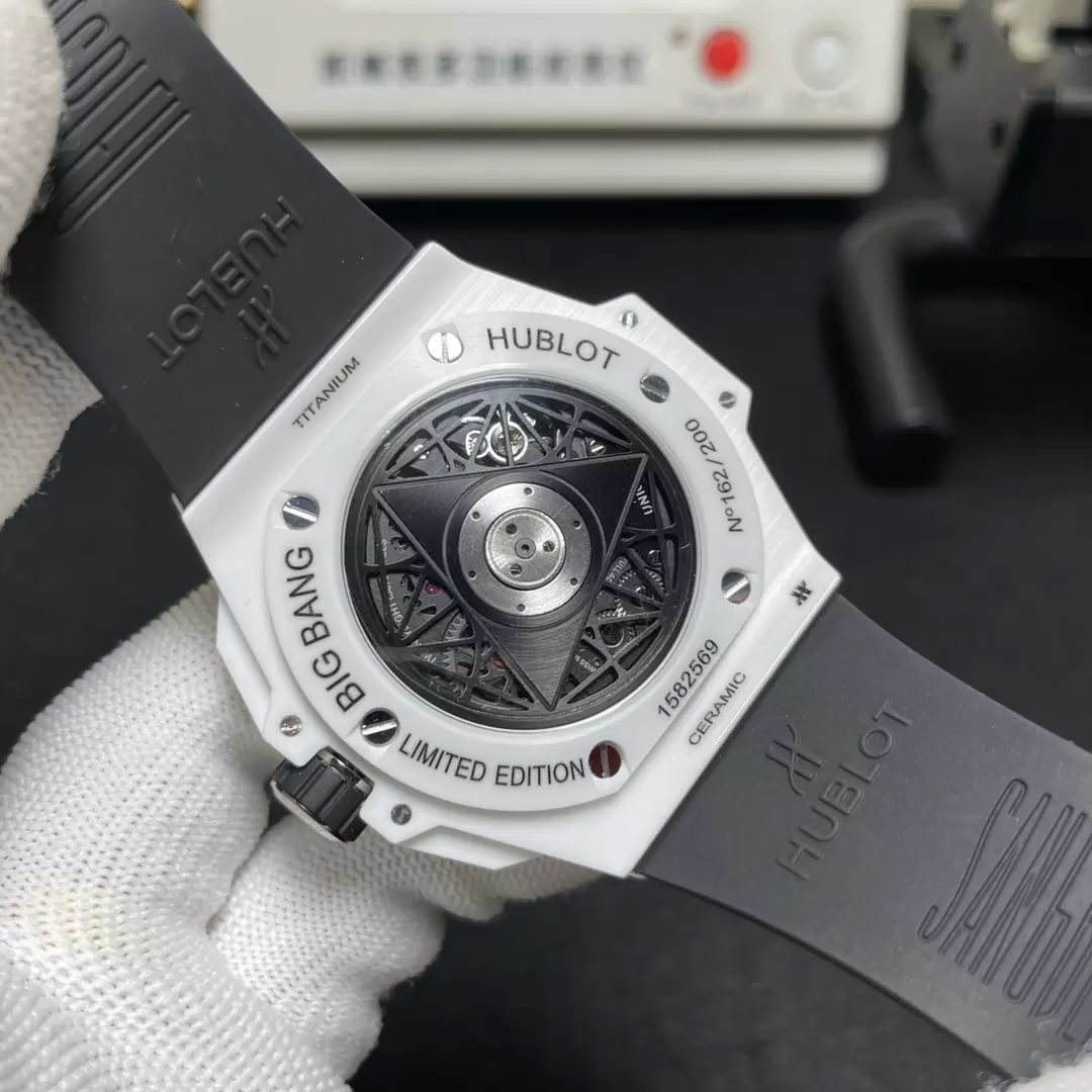 ĐỒNG HỒ NAM HUBLOT BIG BANG SANG BLEU CERAMIC REPLICA CAO CẤP BBR 45MM (1) ĐỒNG HỒ NAM HUBLOT BIG BANG SANG BLEU CERAMIC REPLICA CAO CẤP BBR 45MM