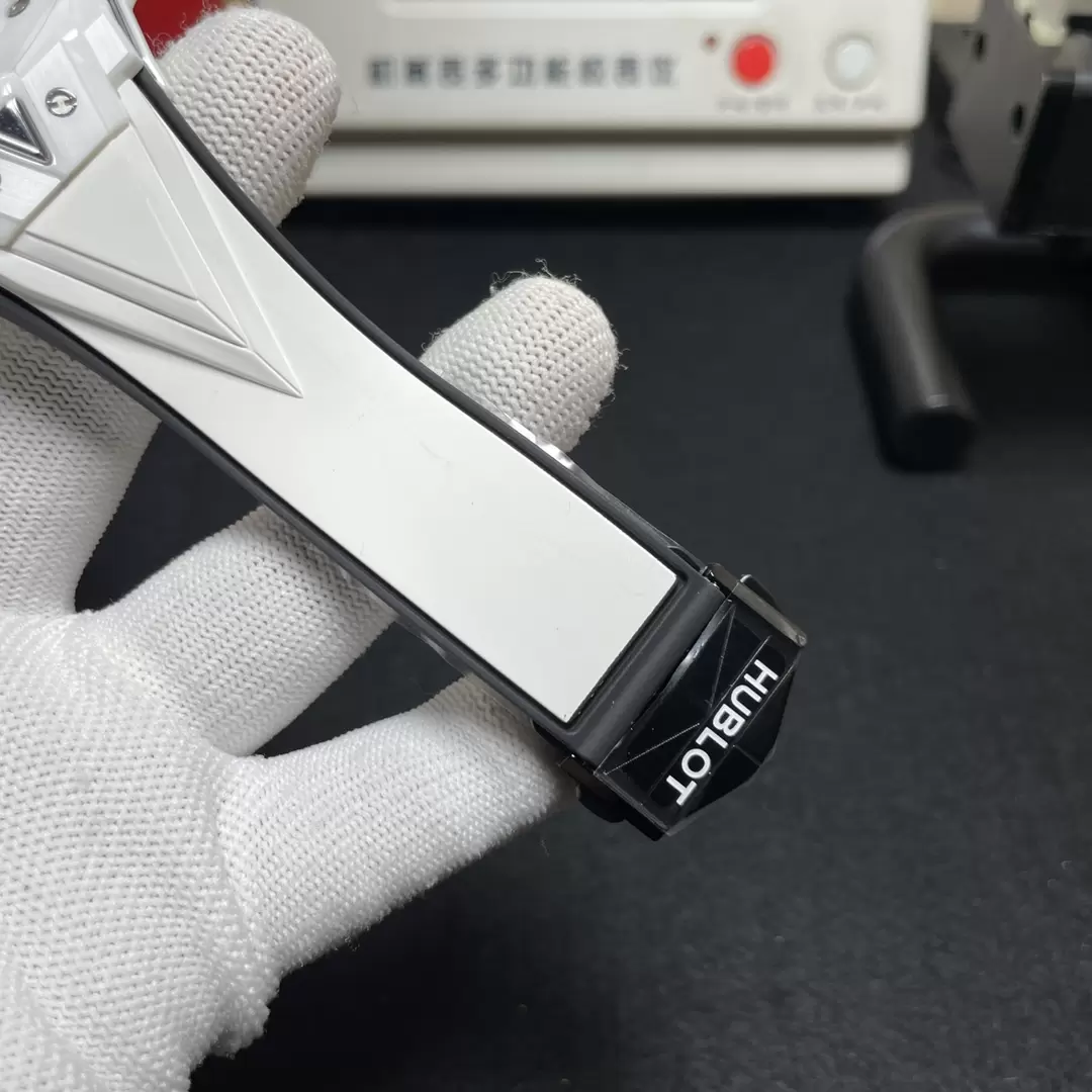 ĐỒNG HỒ NAM HUBLOT BIG BANG SANG BLEU CERAMIC REPLICA CAO CẤP BBR 45MM (5) ĐỒNG HỒ NAM HUBLOT BIG BANG SANG BLEU CERAMIC REPLICA CAO CẤP BBR 45MM