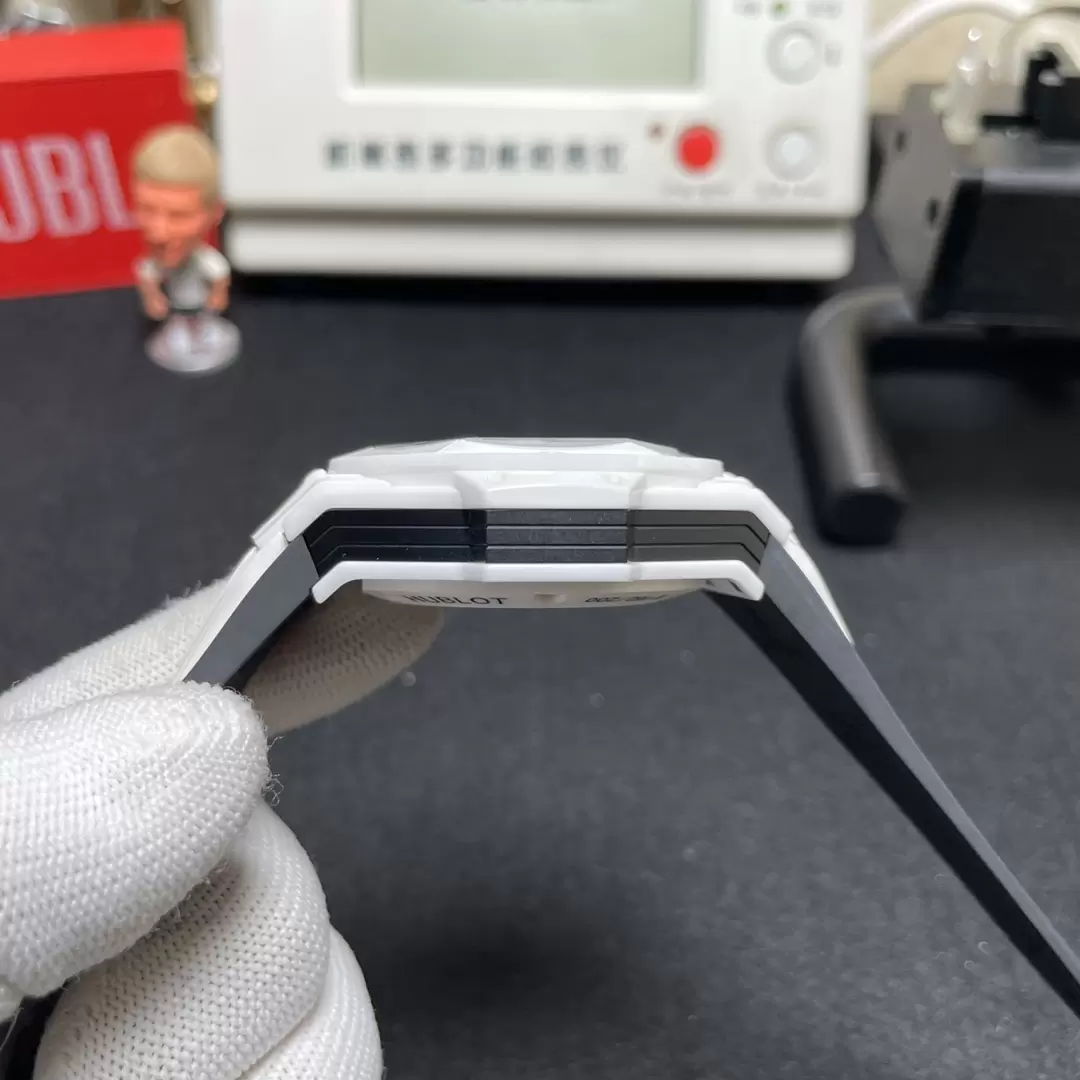 ĐỒNG HỒ NAM HUBLOT BIG BANG SANG BLEU CERAMIC REPLICA CAO CẤP BBR 45MM (7) ĐỒNG HỒ NAM HUBLOT BIG BANG SANG BLEU CERAMIC REPLICA CAO CẤP BBR 45MM