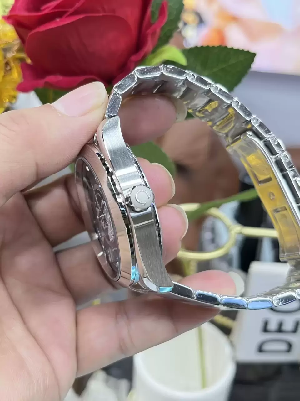 ĐỒNG HỒ OMEGA SEAMASTER FAKE CAO CẤP NHÀ MÁY VS NAM MẶT SỐ MÀU XANH 43MM (5) ĐỒNG HỒ OMEGA SEAMASTER FAKE CAO CẤP NHÀ MÁY VS NAM MẶT SỐ MÀU XANH 43MM