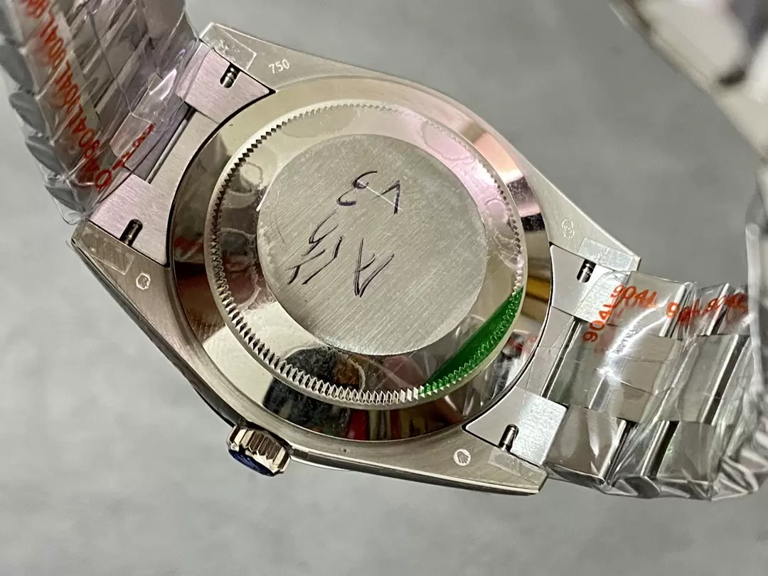 ĐỒNG HỒ ROLEX DAY-DATE REPLICA CAO CẤP MẶT ICE BLUE NHÀ MÁY GM V3 40MM (5) ĐỒNG HỒ ROLEX DAY-DATE REPLICA CAO CẤP MẶT ICE BLUE NHÀ MÁY GM V3 40MM