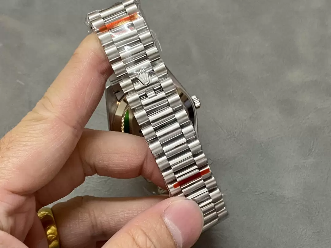 ĐỒNG HỒ CHẾ TÁC ROLEX DAY-DATE 228239 NAM MẶT SỐ THIÊN THẠCH NHÀ MÁY Q 40MM (2) ĐỒNG HỒ CHẾ TÁC ROLEX DAY-DATE 228239 NAM MẶT SỐ THIÊN THẠCH NHÀ MÁY Q 40MM