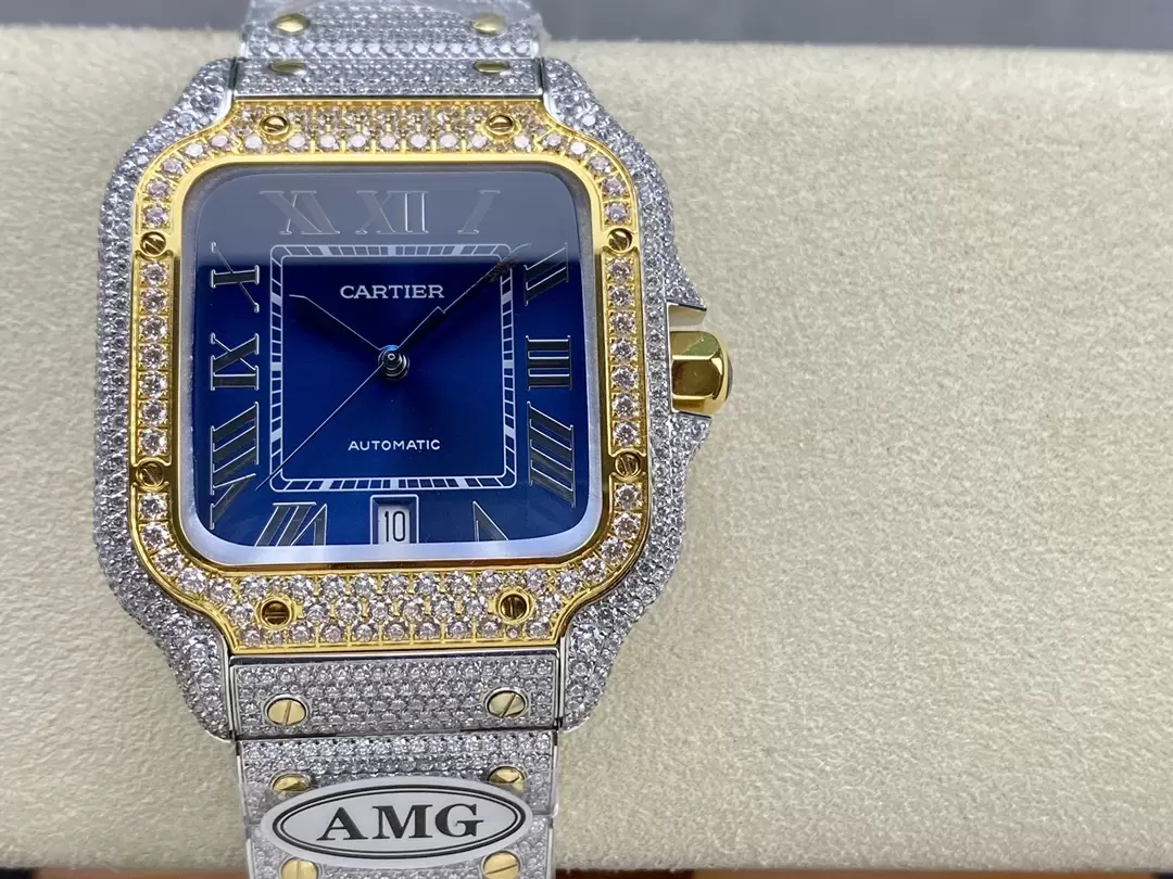ĐỒNG HỒ CARTIER SANTOS DEMI REPLICA 11 ĐÍNH FULL ĐÁ SWAROVSKI MẶT XANH AMG FACTORY 40MM (1) ĐỒNG HỒ CARTIER SANTOS DEMI REPLICA 11 ĐÍNH FULL ĐÁ SWAROVSKI MẶT XANH AMG FACTORY 40MM