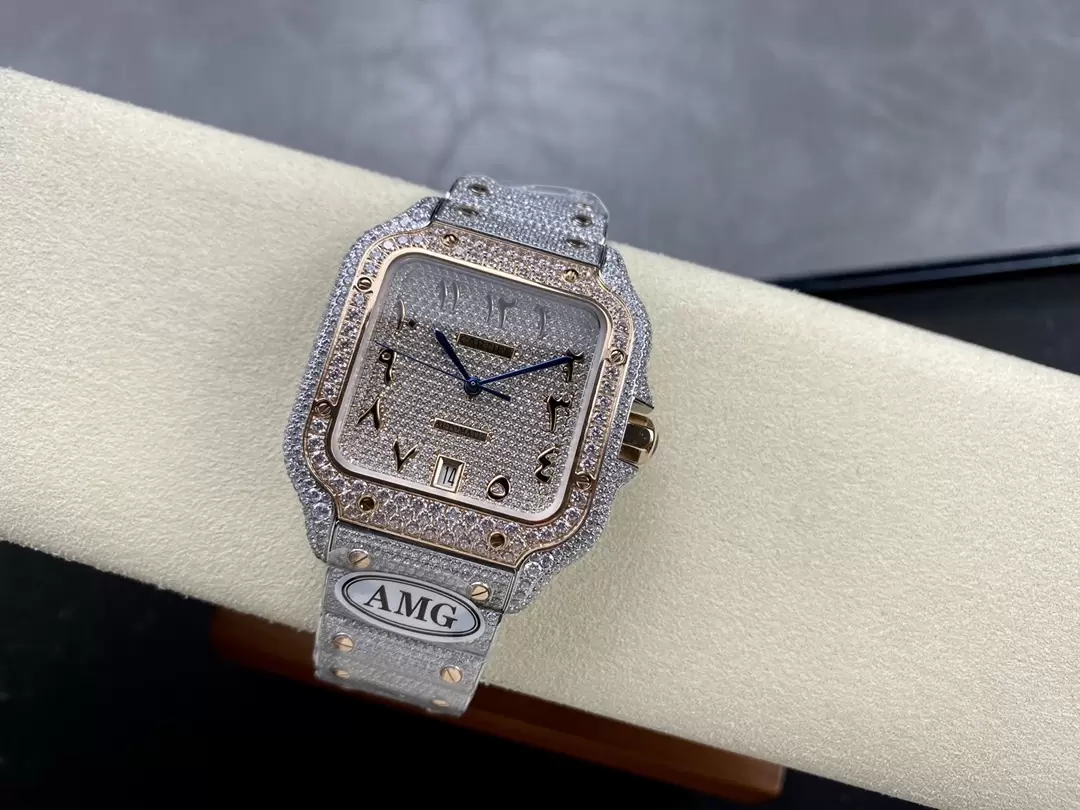 ĐỒNG HỒ CARTIER SANTOS REPLICA 11 ĐÍNH FULL ĐÁ CỌC SỐ Ả RẬP AMG 40MM (3) ĐỒNG HỒ CARTIER SANTOS REPLICA 11 ĐÍNH FULL ĐÁ CỌC SỐ Ả RẬP AMG 40MM