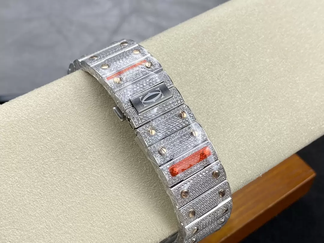 ĐỒNG HỒ CARTIER SANTOS REPLICA 11 ĐÍNH FULL ĐÁ CỌC SỐ Ả RẬP AMG 40MM (6) ĐỒNG HỒ CARTIER SANTOS REPLICA 11 ĐÍNH FULL ĐÁ CỌC SỐ Ả RẬP AMG 40MM