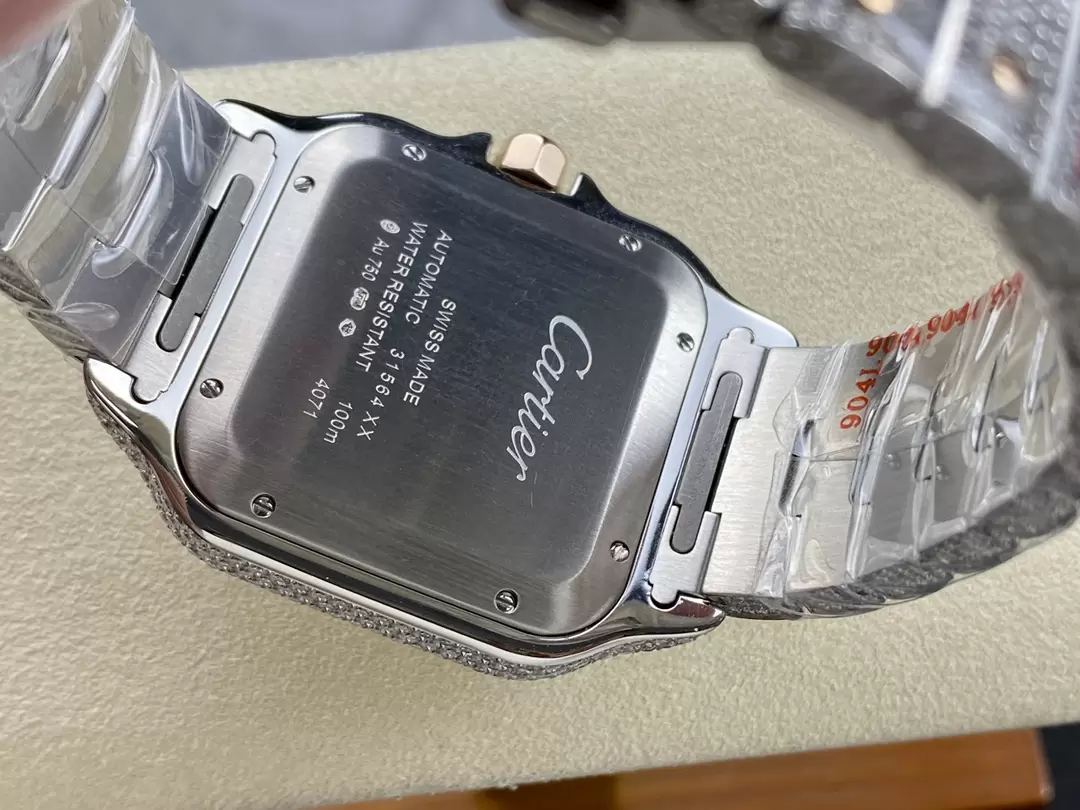 ĐỒNG HỒ CARTIER SANTOS REPLICA 11 ĐÍNH FULL ĐÁ CỌC SỐ Ả RẬP AMG 40MM (7) ĐỒNG HỒ CARTIER SANTOS REPLICA 11 ĐÍNH FULL ĐÁ CỌC SỐ Ả RẬP AMG 40MM