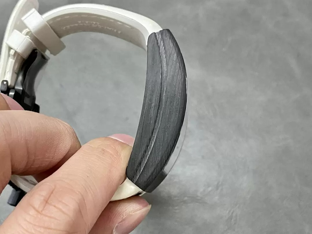 ĐỒNG HỒ FRANCK MULLER VANGUARD REPLICA 11 MẶT TRẮNG HÌNH THỎ VỎ CACBON 44X54MM (1) ĐỒNG HỒ FRANCK MULLER VANGUARD REPLICA 11 MẶT TRẮNG HÌNH THỎ VỎ CACBON 44X54MM