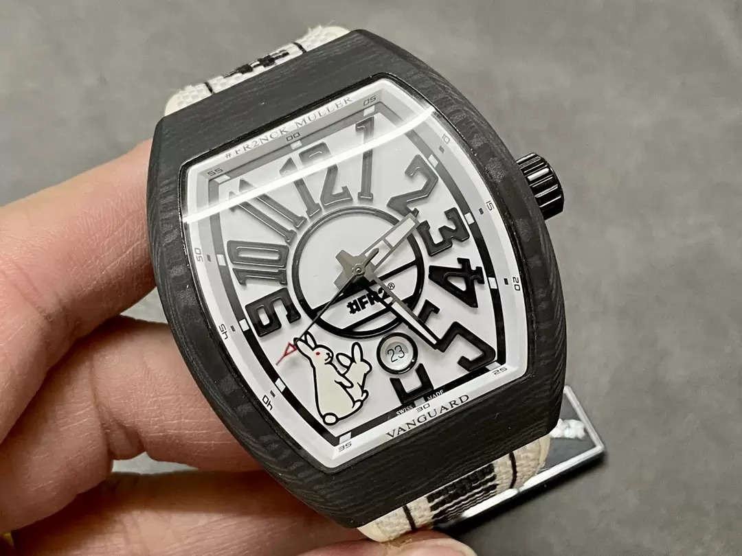 ĐỒNG HỒ FRANCK MULLER VANGUARD REPLICA 11 MẶT TRẮNG HÌNH THỎ VỎ CACBON 44X54MM (4) ĐỒNG HỒ FRANCK MULLER VANGUARD REPLICA 11 MẶT TRẮNG HÌNH THỎ VỎ CACBON 44X54MM
