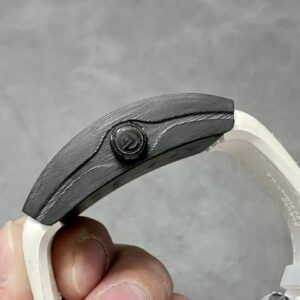 FRANCK MULLER VANGUARD REPLICA WATCH WHITE DIAL CACBON 44X54MM 4 ĐỒNG HỒ FRANCK MULLER VANGUARD REPLICA 11 MẶT TRẮNG HÌNH THỎ VỎ CACBON 44X54MM