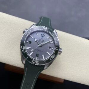 OMEGA SEAMASTER REPLICA WATCH GREY DIAL GREEN CERAMIC BEZEL 43.5MM 3 ĐỒNG HỒ OMEGA SEAMASTER REP 11 MẶT XÁM VÂN XƯỚC MẶT SỐ TITANIUM 43,5MM