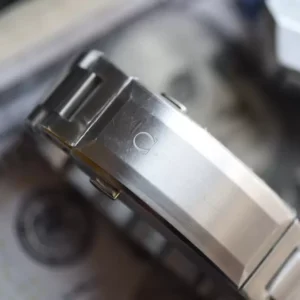 OMEGA SEAMASTER REPLICA WATCH OCEAN BLUE DIAL STEEL STRAP 45MM 7 ĐỒNG HỒ OMEGA SEAMASTER REPLICA 11 OCEAN BLUE CỌC SỐ DẠ QUANG 45MM