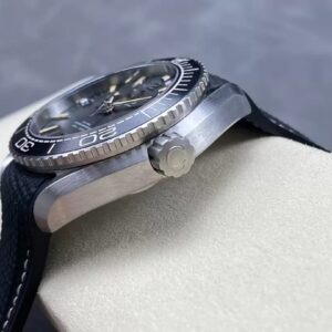 OMEGA SEAMASTER REPLICA WATCH RUBBER STRAP CO-AXIAL 43,5MM 4 ĐỒNG HỒ OMEGA SEAMASTER REPLICA CAO CẤP VIỀN GỐM DÂY CAO SU CAO CẤP 43,5MM