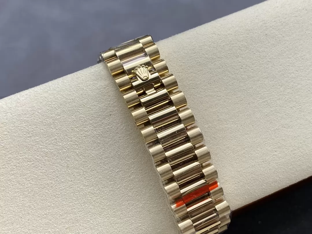 ĐỒNG HỒ ROLEX DAY-DATE 228238 MẶT XANH LÁ CÂY NIỀNG ĐÁ NHÀ MÁY Q 40MM (9) ĐỒNG HỒ ROLEX DAY-DATE 228238 MẶT XANH LÁ CÂY NIỀNG ĐÁ NHÀ MÁY Q 40MM