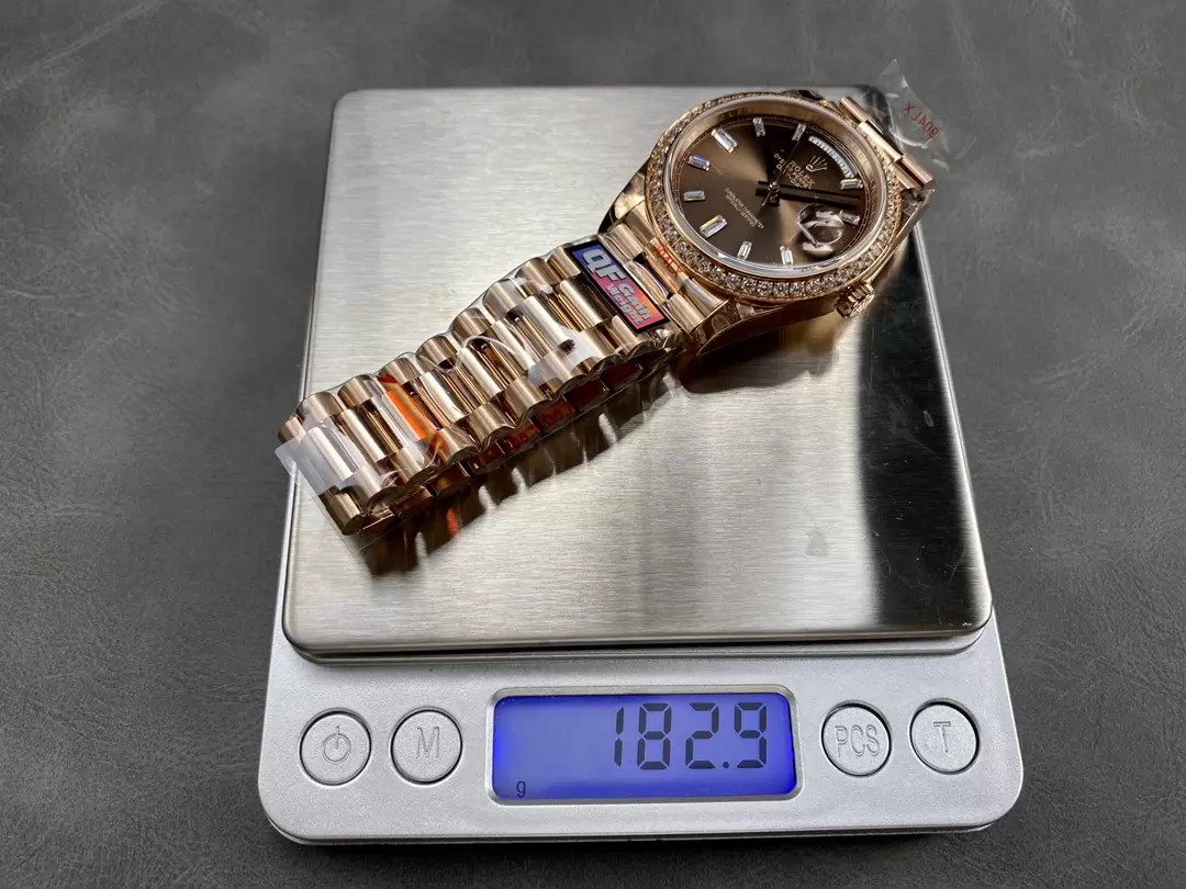 ĐỒNG HỒ ROLEX DAY-DATE 228345 REP 11 MẶT CHOCOLATE NIỀNG ĐÍNH ĐÁ Q FACTORY 40MM (5) ĐỒNG HỒ ROLEX DAY-DATE 228345 REP 11 MẶT CHOCOLATE NIỀNG ĐÍNH ĐÁ Q FACTORY 40MM