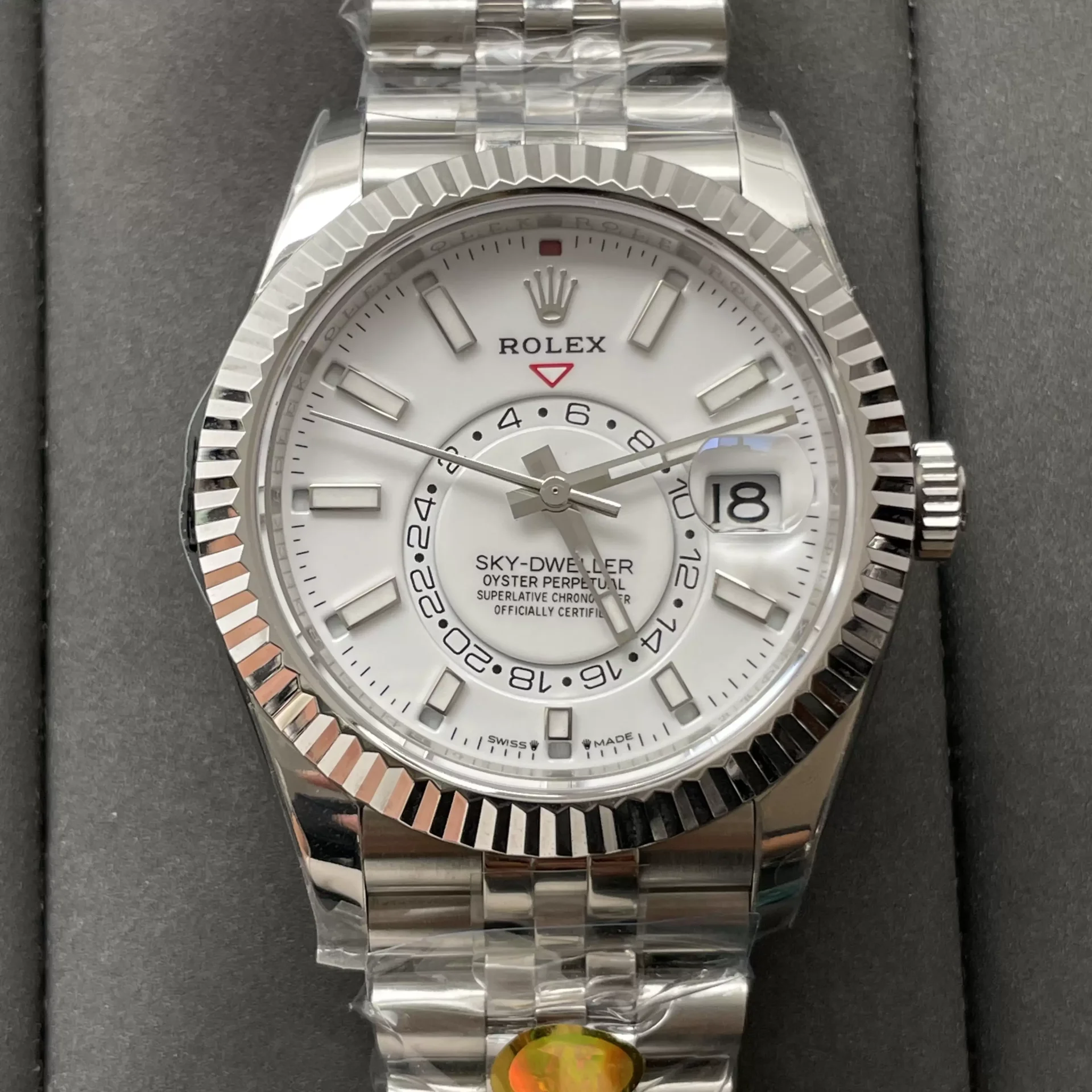 ĐỒNG HỒ ROLEX SKY-DWELLER 336934 REPLICA 11 DÂY KIM LOẠI MẶT TRẮNG 42MM (3) ĐỒNG HỒ ROLEX SKY-DWELLER 336934 REPLICA 11 DÂY KIM LOẠI MẶT TRẮNG 42MM