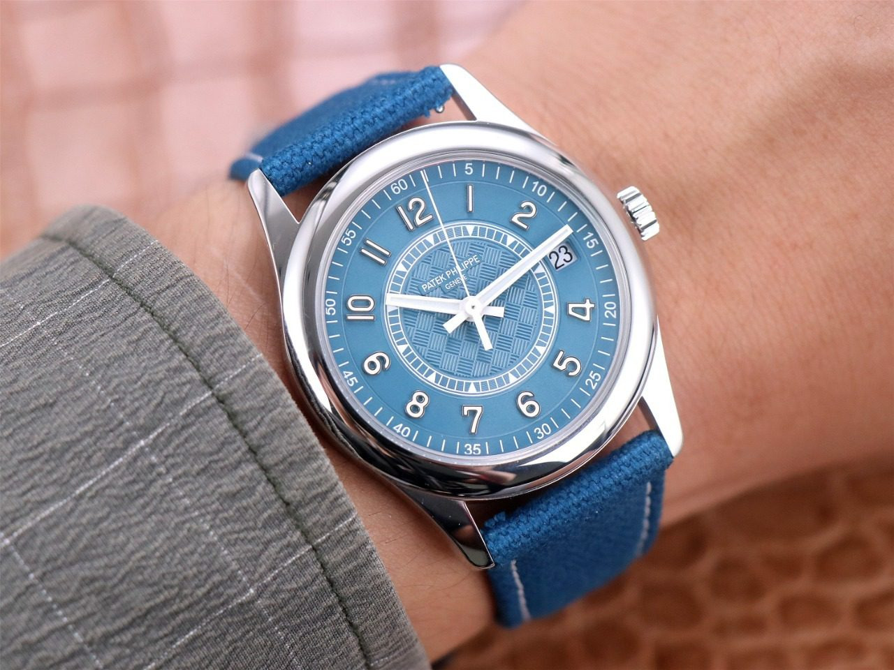 ĐỒNG HỒ PATEK PHILIPPE CALATRAVA 6007A-001 REPLICA MẶT XANH ZF 40MM (19) ĐỒNG HỒ PATEK PHILIPPE CALATRAVA 6007A-001 REPLICA MẶT XANH ZF 40MM (1)