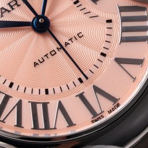 CARTIER BLEU BALLON REPLICA 1:1 WATCH PINK DIAL AF FACTORY 33MM 4 ĐỒNG HỒ CARTIER BLUE BALLOON REPLICA MẶT HỒNG NIỀNG TRƠN NHÀ MÁY AF 33MM (1)