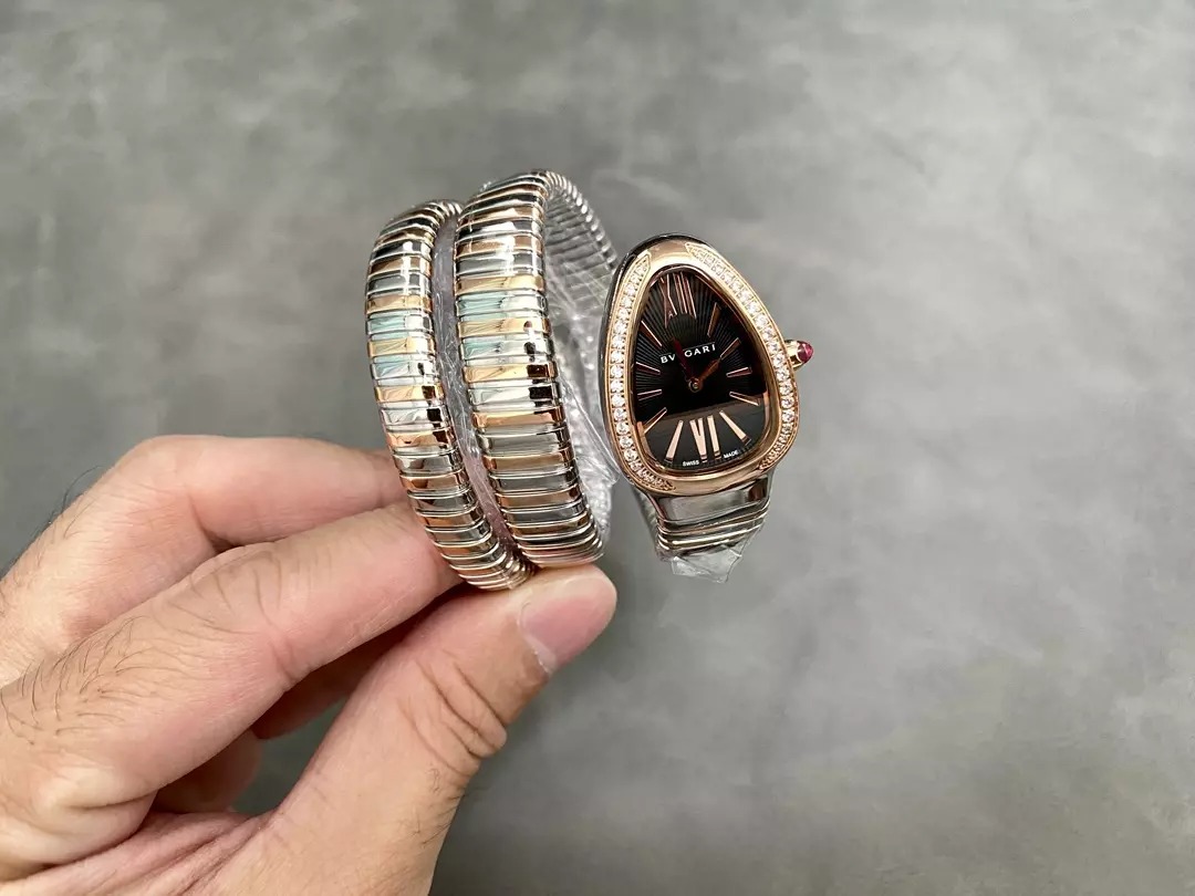 ĐỒNG HỒ NỮ BVLGARI SERPENTI 102680 RGSS FAKE MẶT ĐEN BVF 35MM (6) ĐỒNG HỒ NỮ BVLGARI SERPENTI 102680 RGSS FAKE MẶT ĐEN BVF 35MM (2)