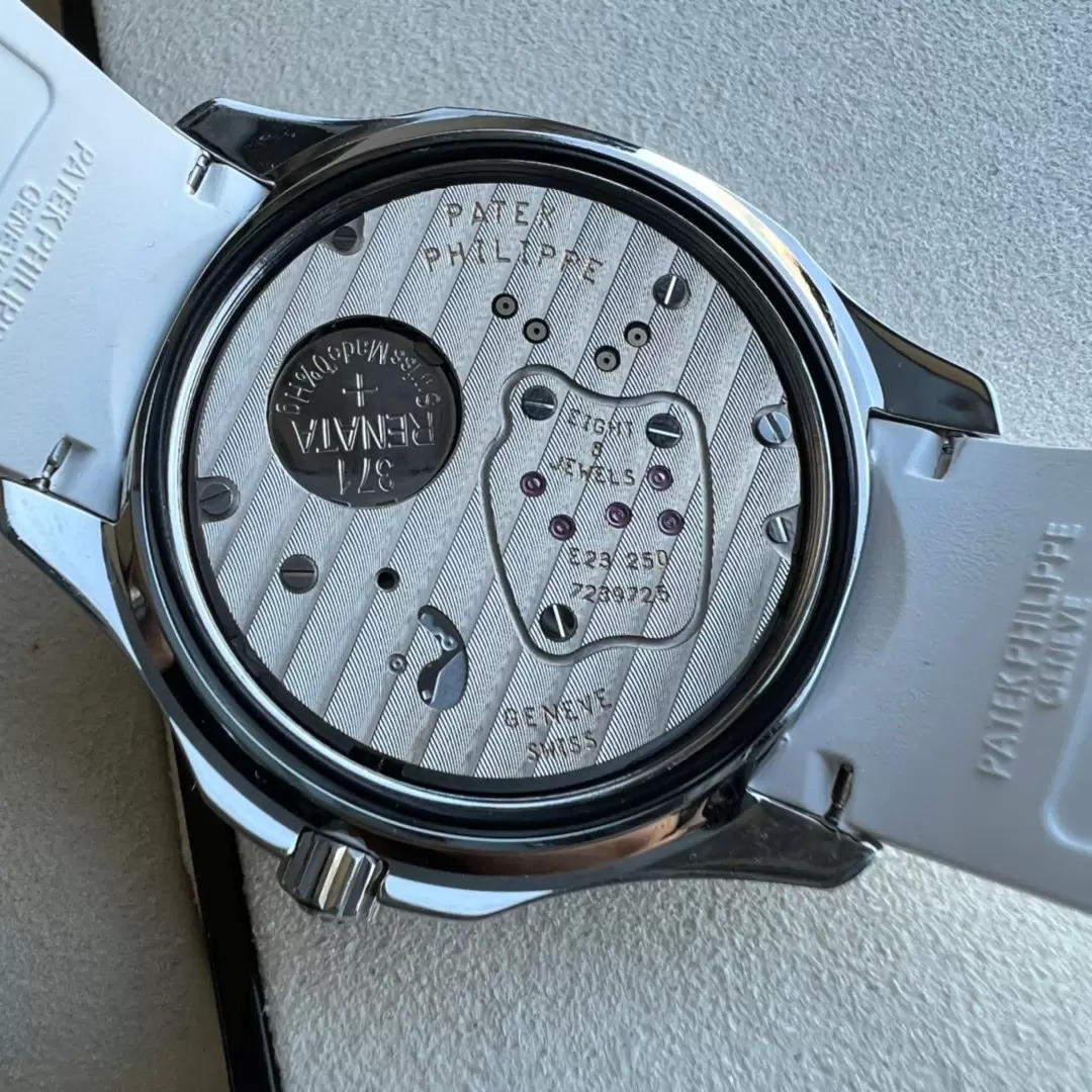 ĐỒNG HỒ PATEK PHILIPPE AQUANAUT 5168G REPLICA MÀU TRẮNG 38 (7) ĐỒNG HỒ PATEK PHILIPPE AQUANAUT 5168G REPLICA MÀU TRẮNG 38.8MM