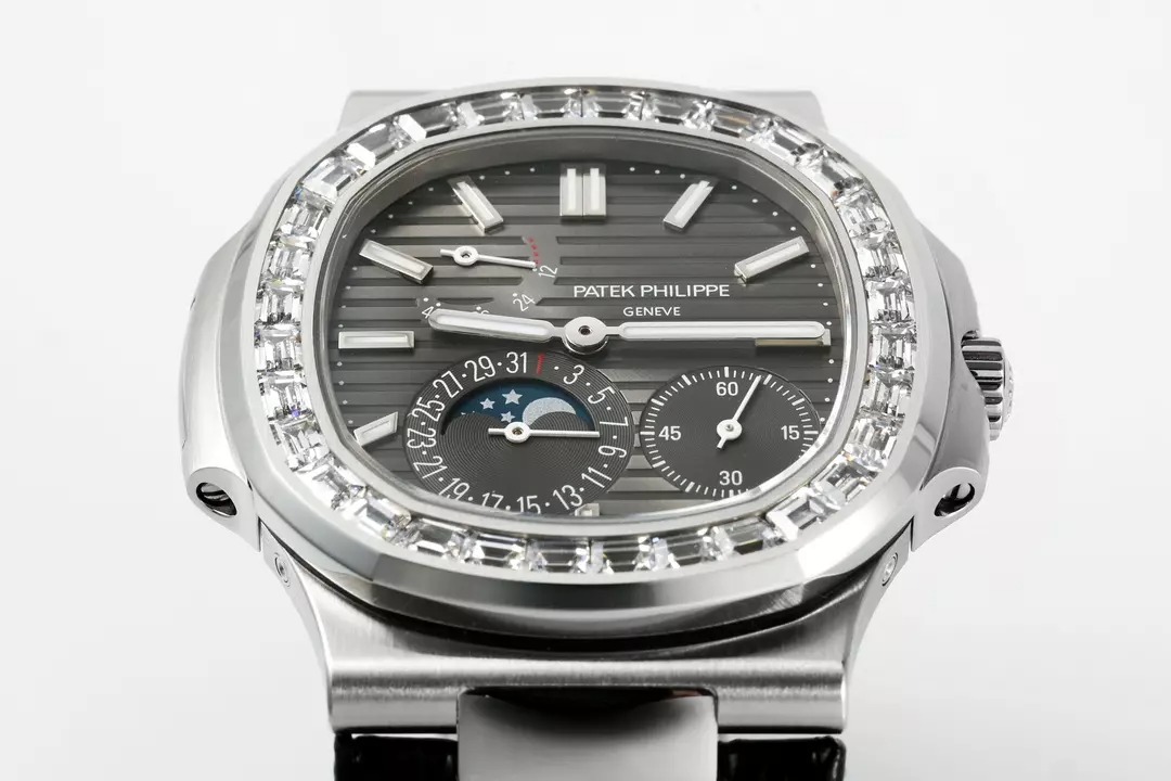 ĐỒNG HỒ PATEK PHILIPPE NAUTILUS 5722G REPLICA MẶT XÁM NHÀ MÁY PPF 41MM (4) ĐỒNG HỒ PATEK PHILIPPE NAUTILUS 5722G REPLICA MẶT XÁM NHÀ MÁY PPF 41MM