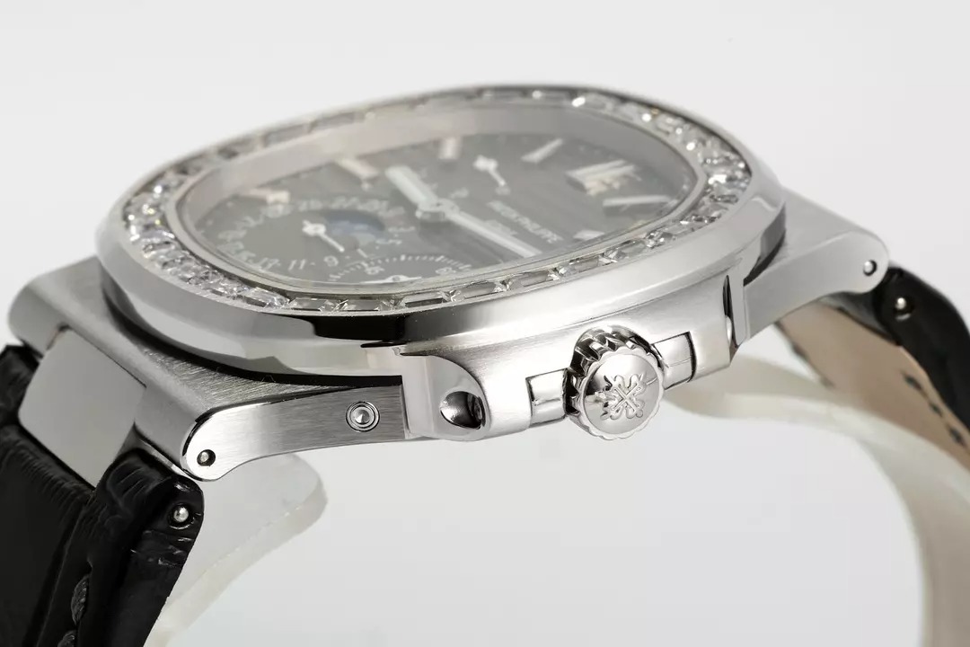 ĐỒNG HỒ PATEK PHILIPPE NAUTILUS 5722G REPLICA MẶT XÁM NHÀ MÁY PPF 41MM (9) ĐỒNG HỒ PATEK PHILIPPE NAUTILUS 5722G REPLICA MẶT XÁM NHÀ MÁY PPF 41MM