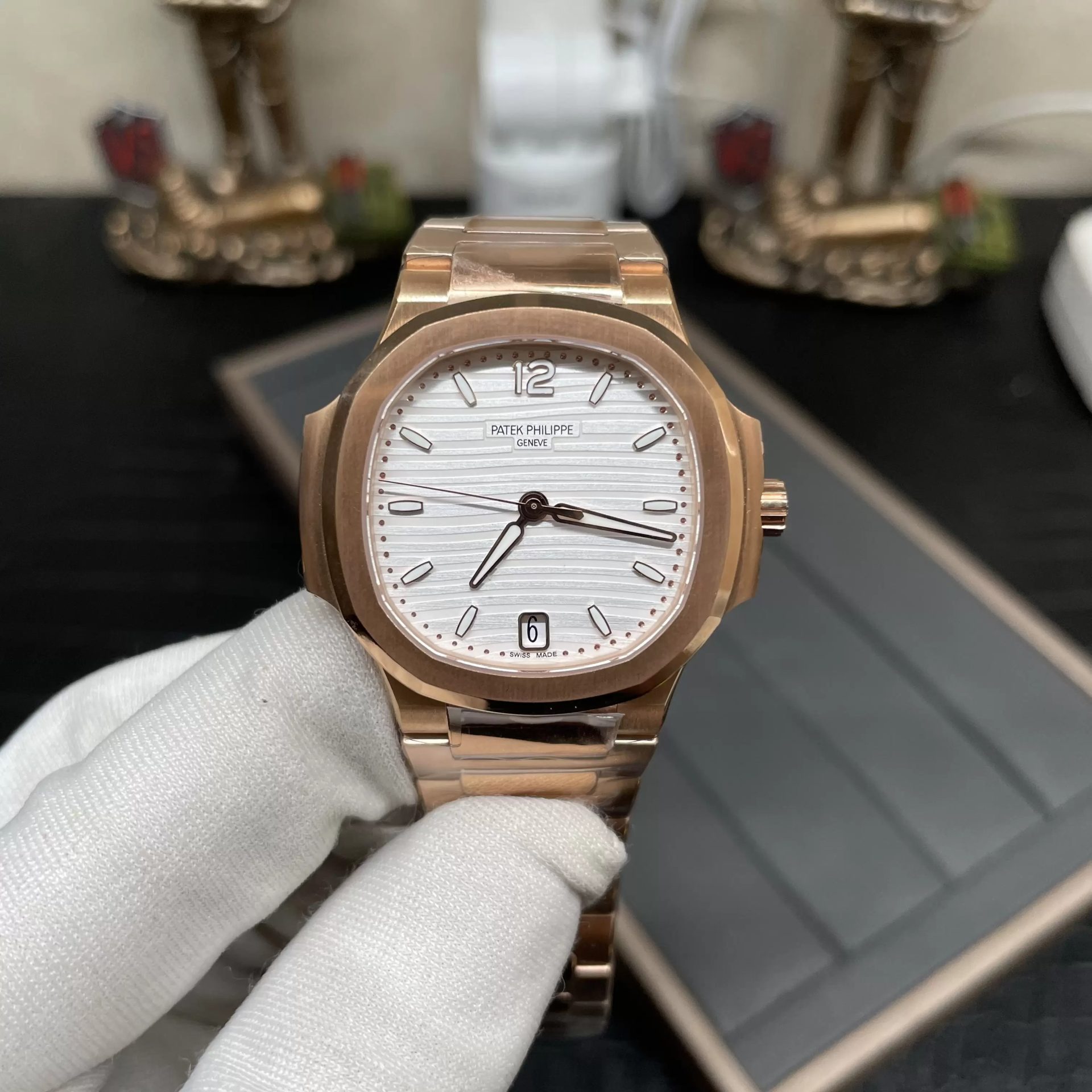 ĐỒNG HỒ PATEK PHILIPPE NAUTILUS 71181200A-010 SPORT ELEGANCE 3K 35 (7) ĐỒNG HỒ PATEK PHILIPPE NAUTILUS 71181200A-010 SPORT ELEGANCE 3K 35.2MM
