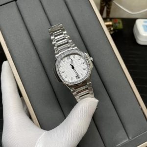 ĐỒNG HỒ PATEK PHILIPPE NAUTILUS 7118/1200A REPLICA MẶT TRẮNG NHÀ MÁY 3K 35.2MM 4 ĐỒNG HỒ PATEK PHILIPPE NAUTILUS 71181200A REPLICA MẶT TRẮNG NHÀ MÁY 3K 35.2MM