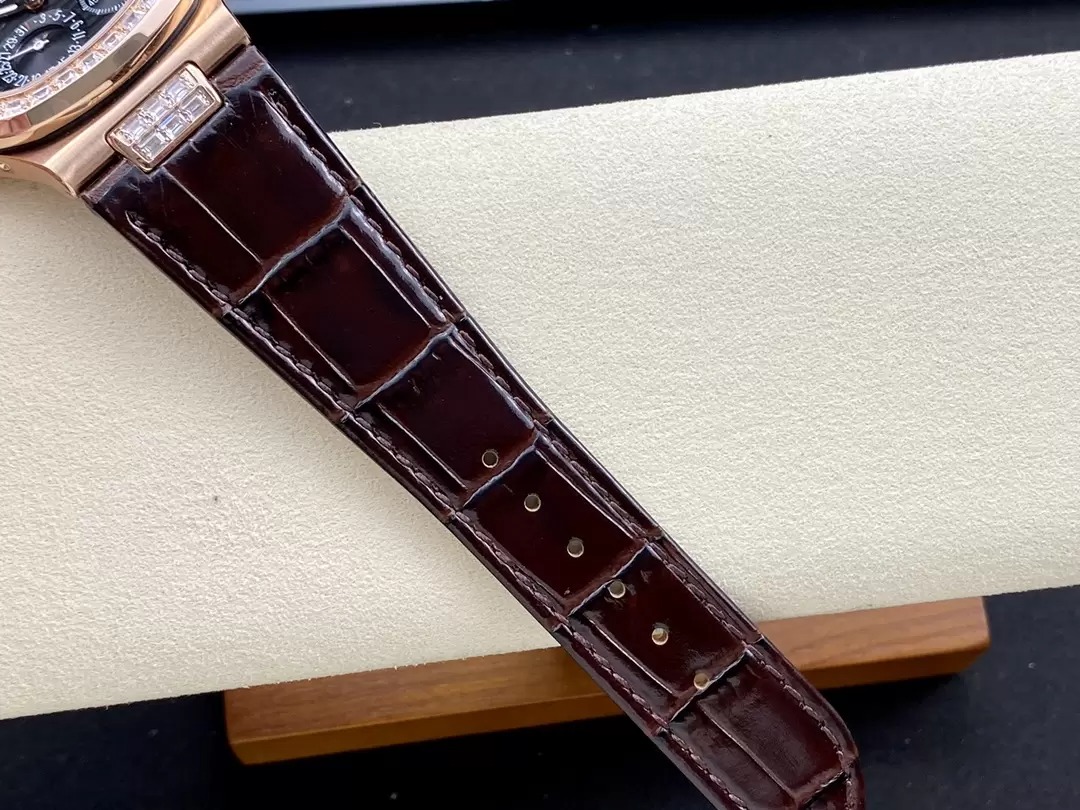 ĐỒNG HỒ PATEK PHILIPPE 5724R REPLICA 11 MẶT ĐEN MẠ VÀNG NHÀ MÁY GR 41MM (2) ĐỒNG HỒ PATEK PHILIPPE 5724R REPLICA 11 MẶT ĐEN MẠ VÀNG NHÀ MÁY GR 41MM