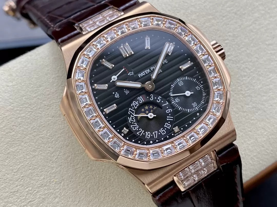 ĐỒNG HỒ PATEK PHILIPPE 5724R REPLICA 11 MẶT ĐEN MẠ VÀNG NHÀ MÁY GR 41MM (3) ĐỒNG HỒ PATEK PHILIPPE 5724R REPLICA 11 MẶT ĐEN MẠ VÀNG NHÀ MÁY GR 41MM