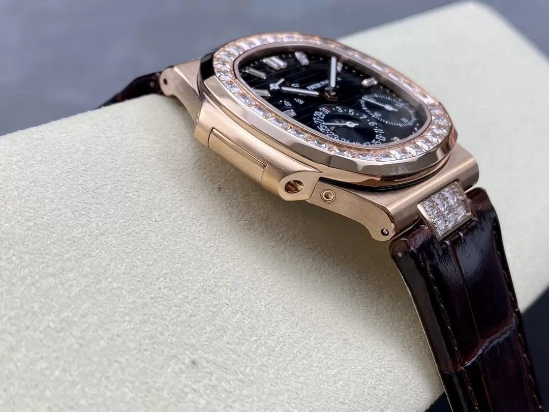 ĐỒNG HỒ PATEK PHILIPPE 5724R REPLICA 11 MẶT ĐEN MẠ VÀNG NHÀ MÁY GR 41MM (9) ĐỒNG HỒ PATEK PHILIPPE 5724R REPLICA 11 MẶT ĐEN MẠ VÀNG NHÀ MÁY GR 41MM