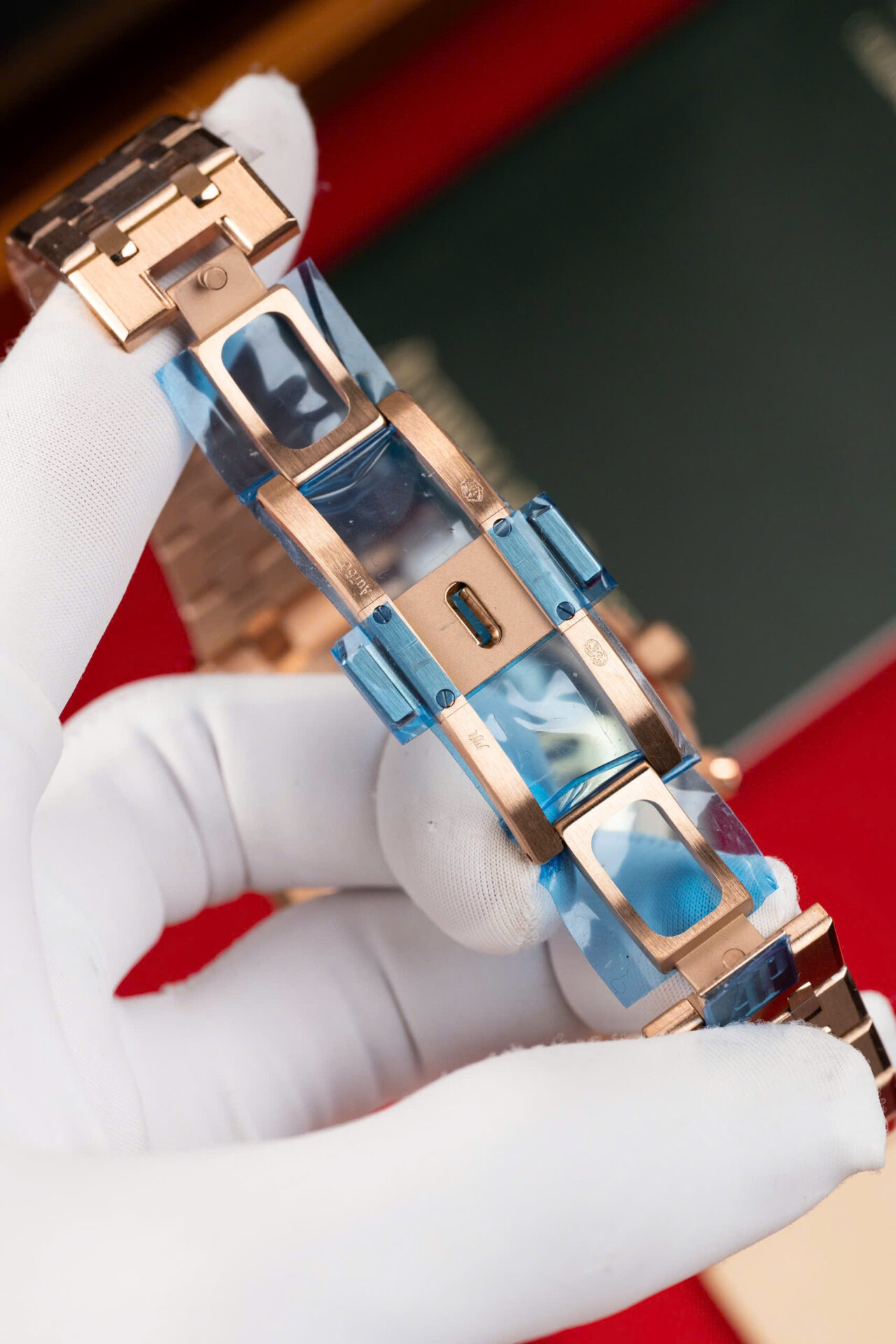 ĐỒNG HỒ AUDEMARS PIGUET ROYAL OAK 26240 CHẾ TÁC VÀNG HỒNG NHÀ MÁY APS 41MM (7) ĐỒNG HỒ AUDEMARS PIGUET ROYAL OAK 26240 CHẾ TÁC VÀNG HỒNG NHÀ MÁY APS 41MM (1)