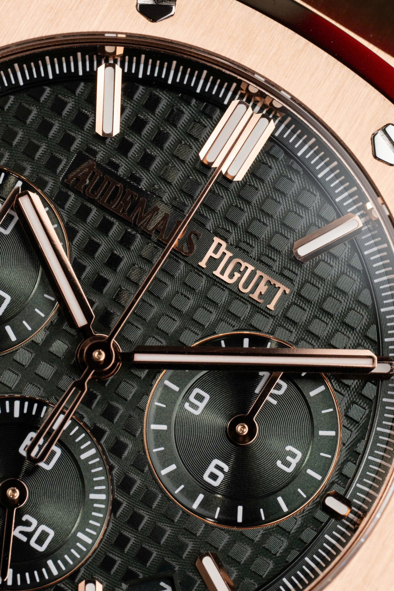 ĐỒNG HỒ AUDEMARS PIGUET ROYAL OAK 26240 CHẾ TÁC VÀNG HỒNG NHÀ MÁY APS 41MM (9) ĐỒNG HỒ AUDEMARS PIGUET ROYAL OAK 26240 CHẾ TÁC VÀNG HỒNG NHÀ MÁY APS 41MM (1)